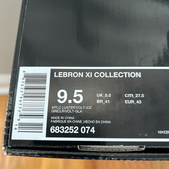 Lebron XI Collection *DEADSTOCK* - Picture 5 of 8